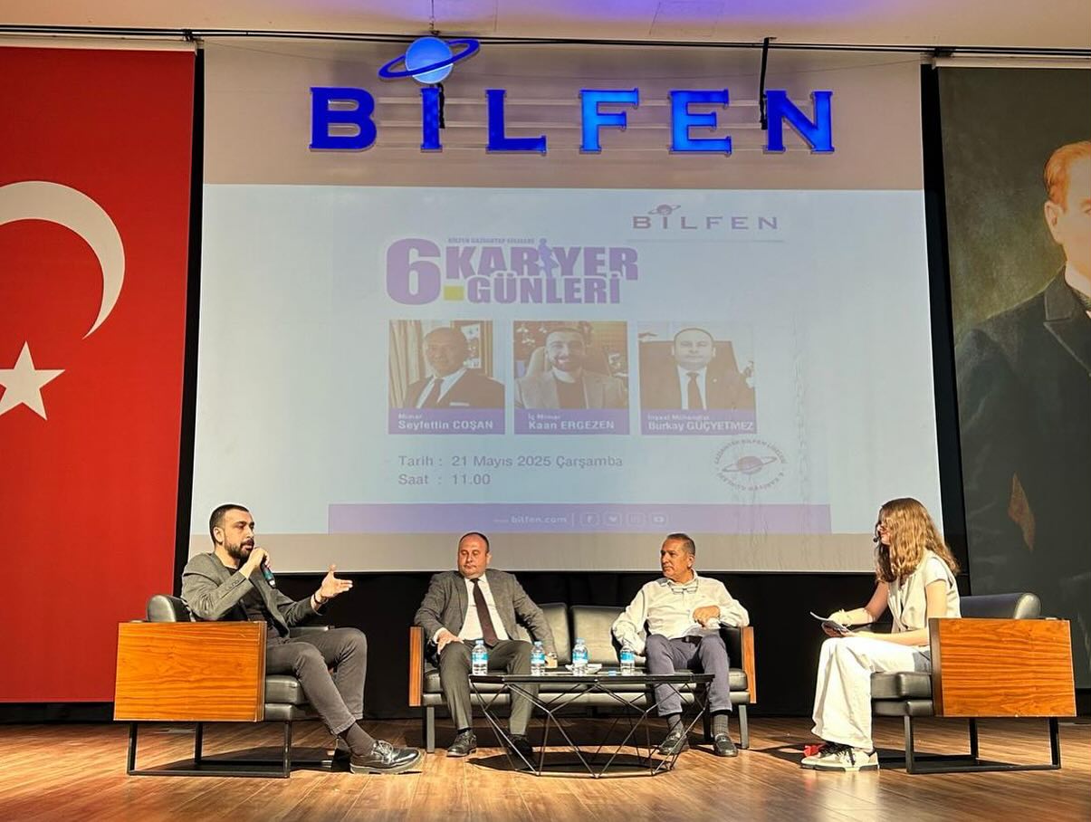 İç Mimar Kaan Ergezen, Bilfen Gaziantep Kariyer Günleri sahnesinde